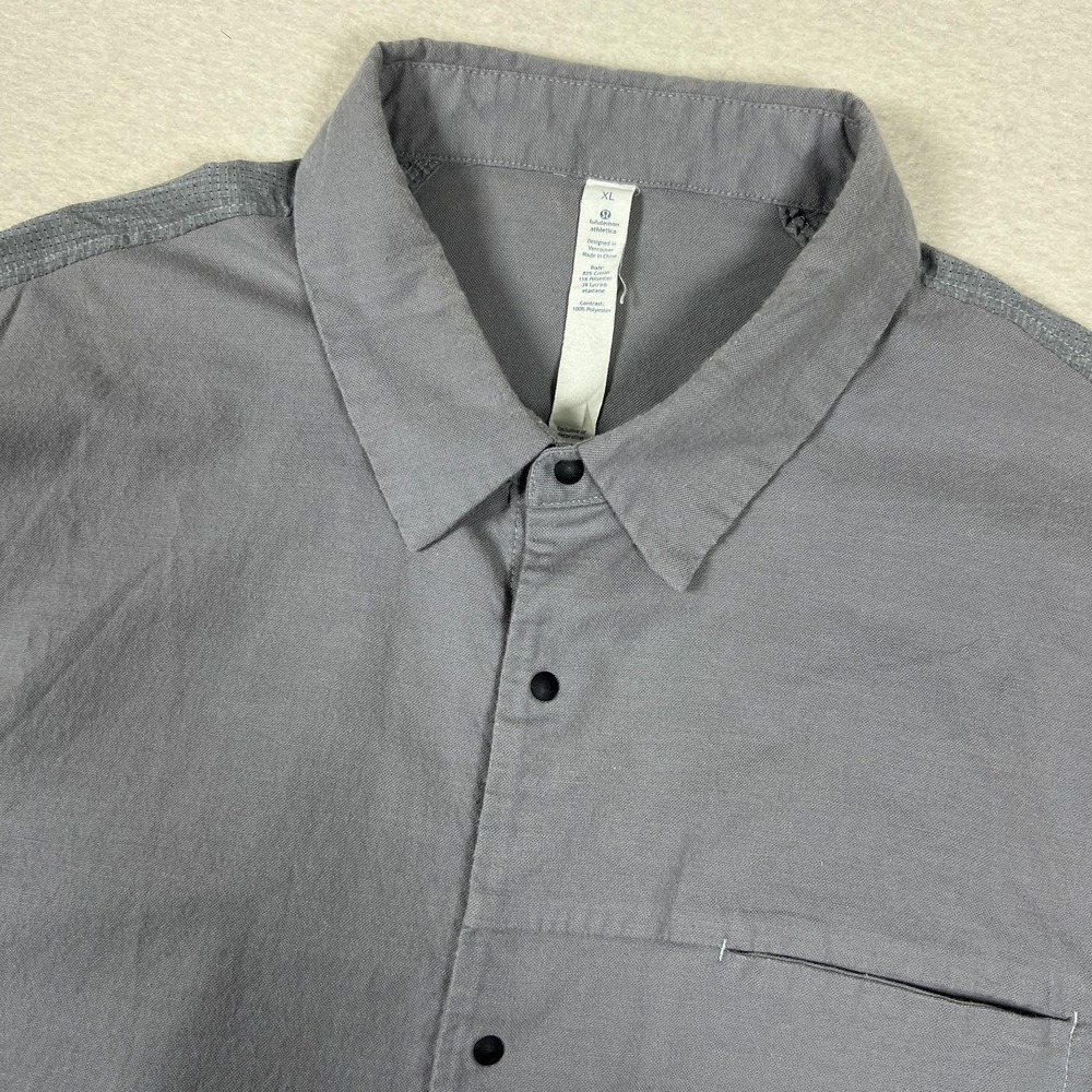 Lululemon Shirt Mens XL Gray Solid Short Sleeve‎ Snap Front Stretch Performance